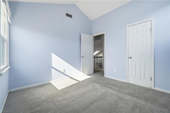 Building Photo - 1329 Thamesford Dr