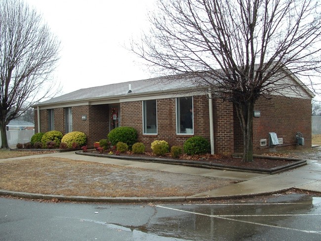 Building Photo - Ashbrooke Apartments