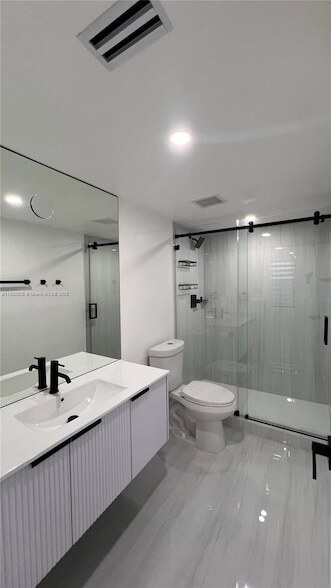 Building Photo - 9686 Fontainebleau Blvd