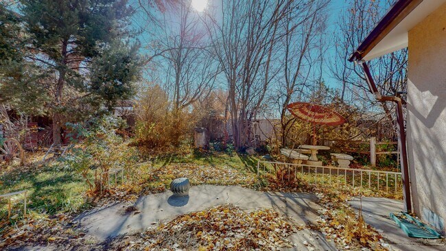 Building Photo - NORTH VALLEY 3 Bedroom  2 Bath