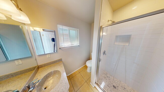 Building Photo - 6145 Mary Ln Dr