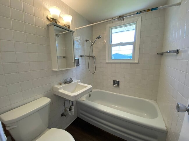 Building Photo - Cozy Silvis Home With Huge Fenced Yard and Attached Garage!