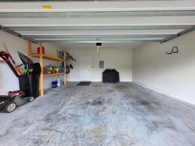 Building Photo - 4570 Omaha Dr