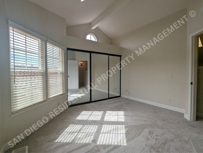 Building Photo - 15921 Avenida Villaha