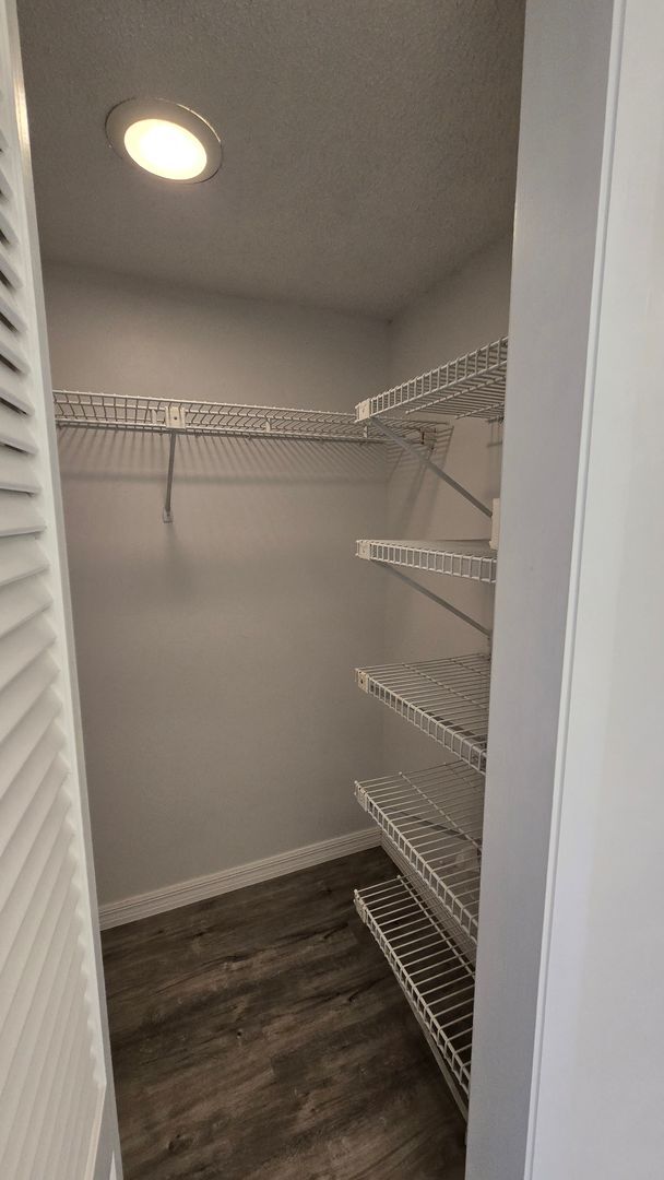 Building Photo - Nice 2/2 in the Gated East Lake Woodlands community