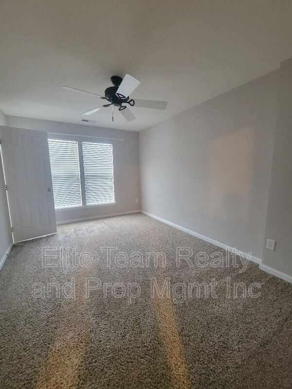 Building Photo - 2339 Whitford Ln