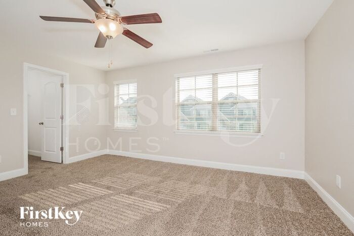 Building Photo - 825 Walton Ct