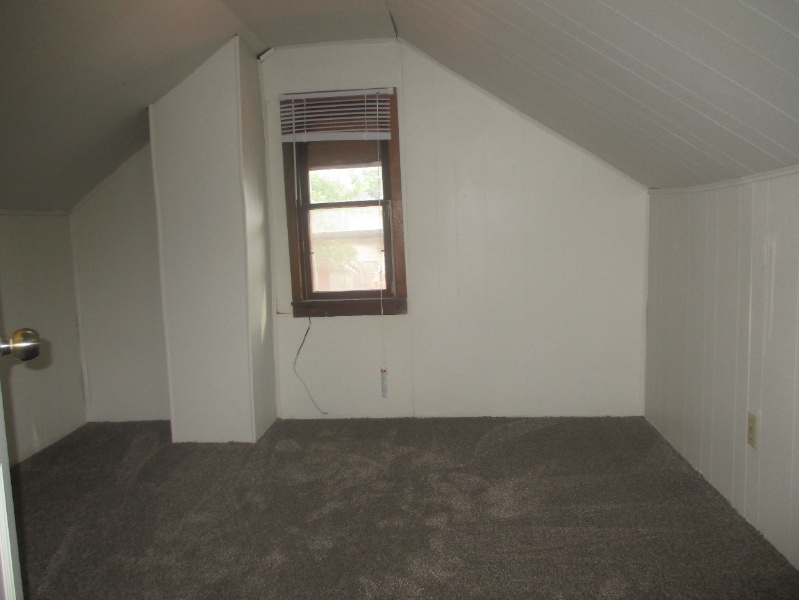 Building Photo - 922 Cameron Ave