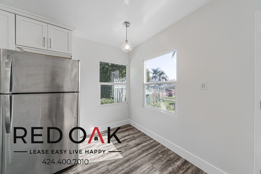 Building Photo - 641 N Serrano Ave