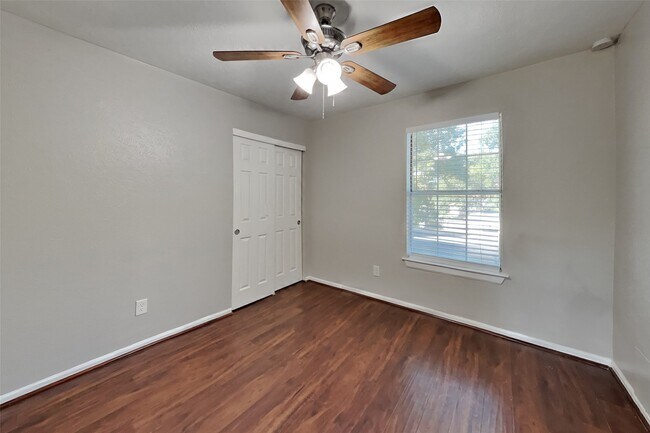 Building Photo - 7619 Almond Springs Dr