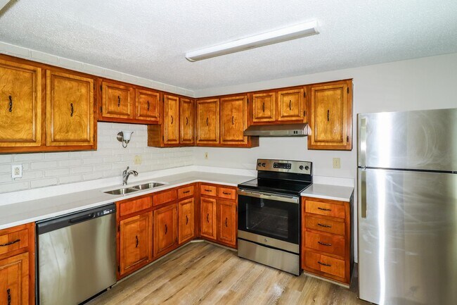Building Photo - 6801 Autumnhill Ln