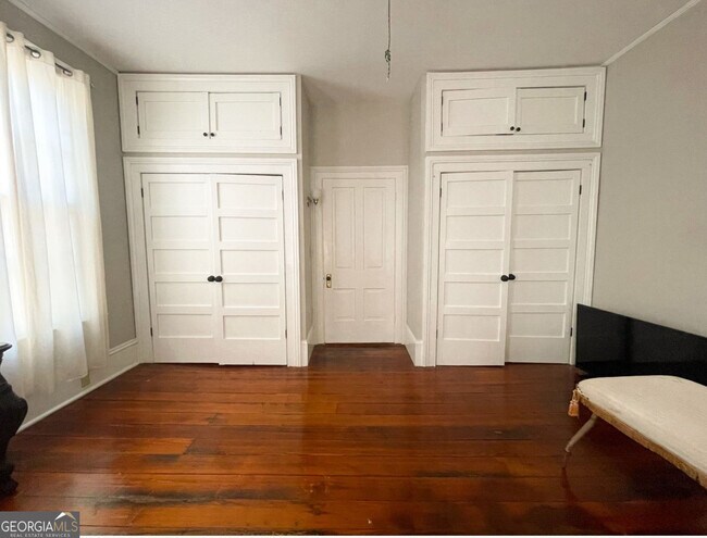 Building Photo - 305 Orange St