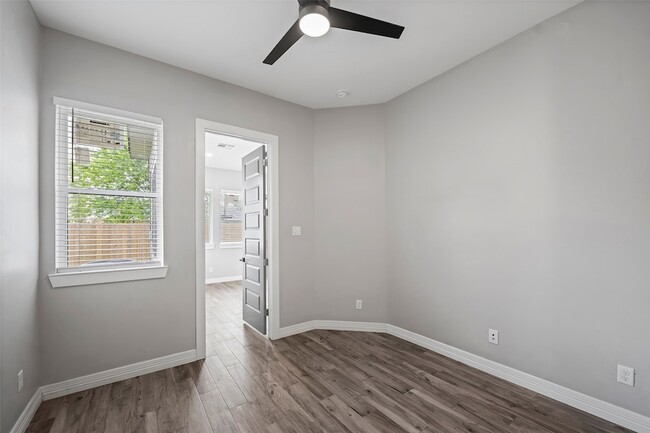 Building Photo - 17807 Glenwolf Dr