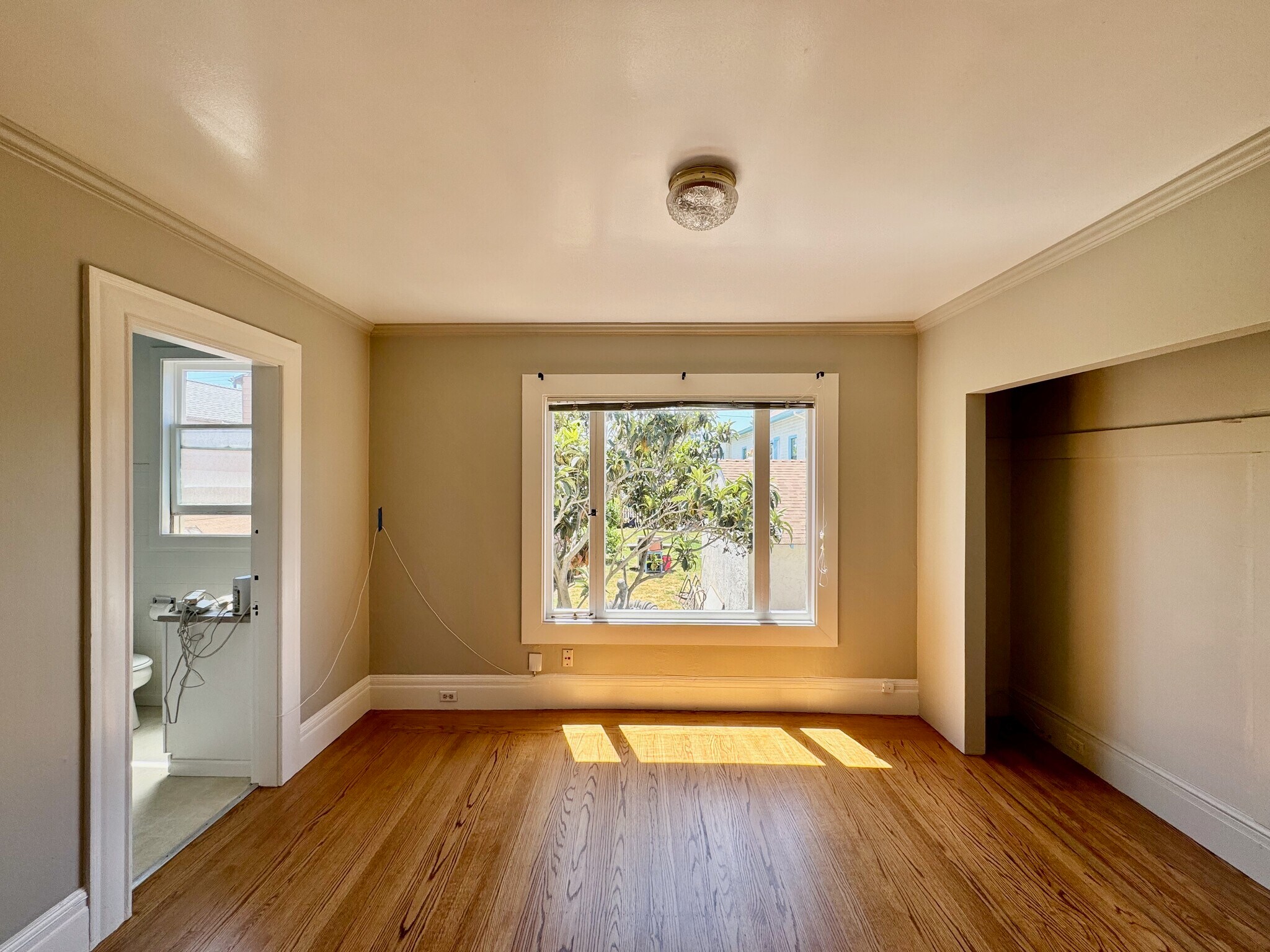 1/3 rooms for rent - 1910 Union St