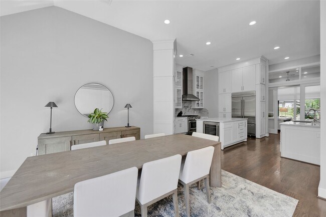 Building Photo - 19 Acorn Cluster Ct