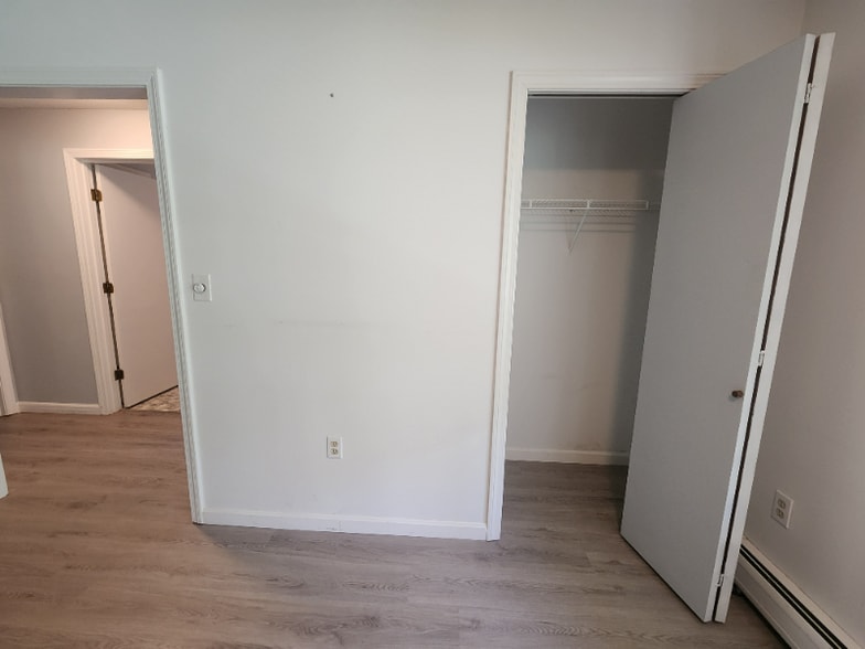 Building Photo - 205 Forest Dr