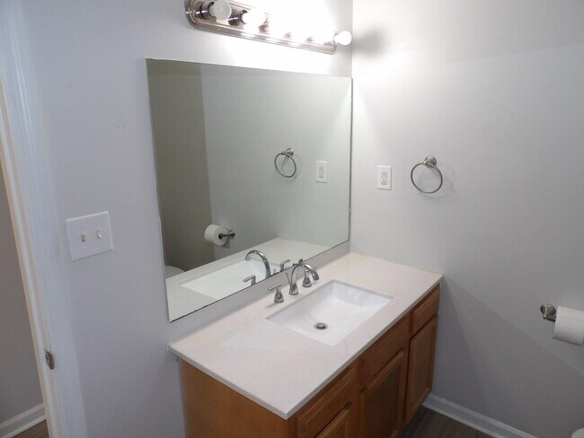 Building Photo - 114 Potomac Ct