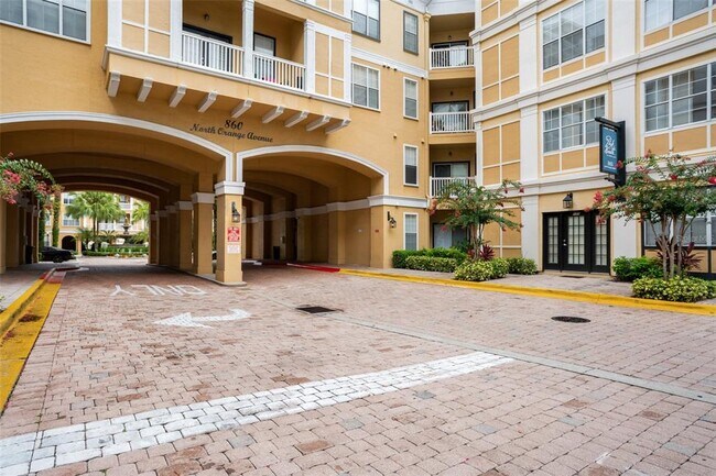 Building Photo - 860 N Orange Ave