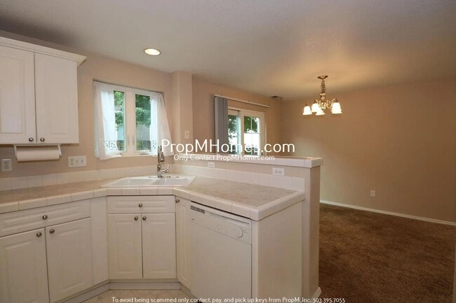 Building Photo - Three Bedroom Gem Close to Intel & Nike!
