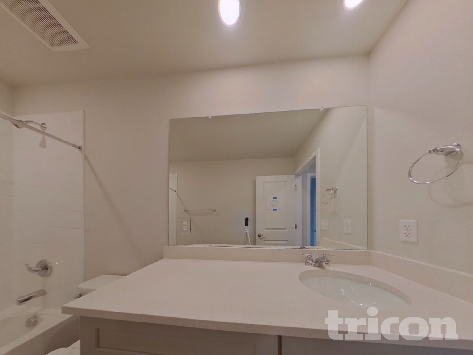 Building Photo - 1368 Orchard St