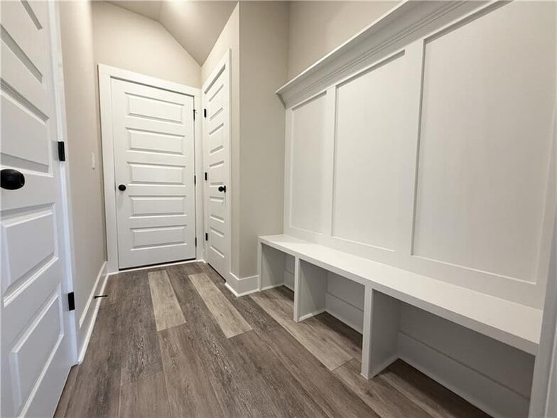 Building Photo - 5704 Urban Vlg Wy