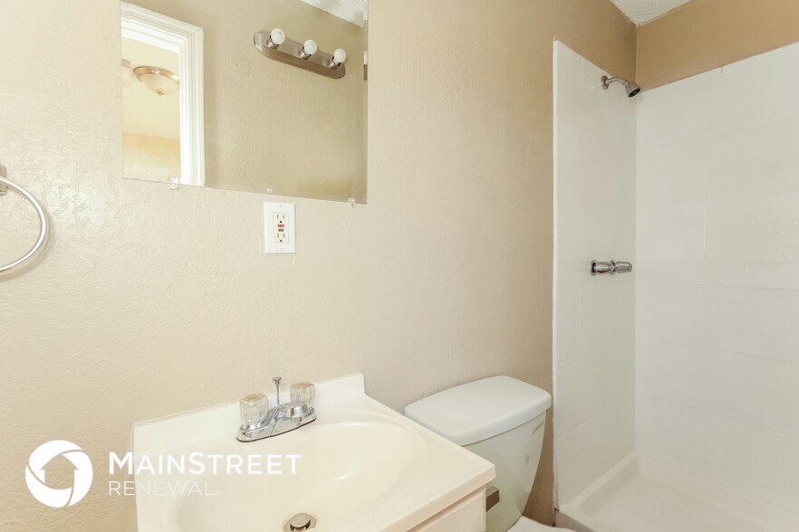 Building Photo - 7624 W Osborn Rd