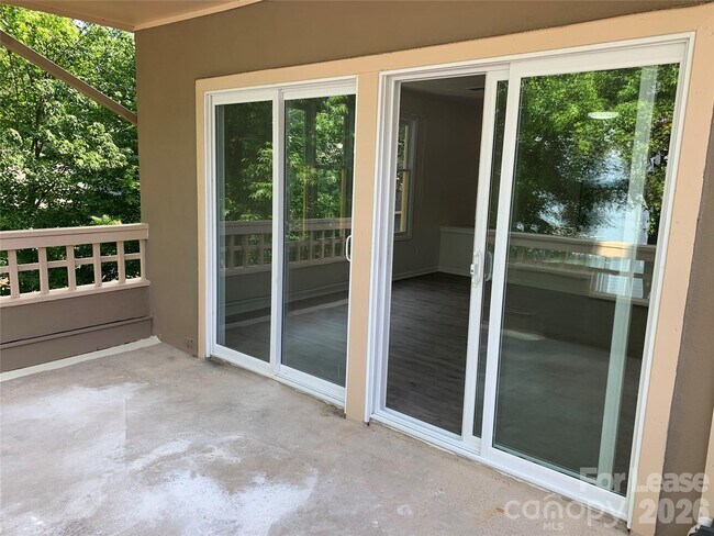 Building Photo - 672 Portside Dr