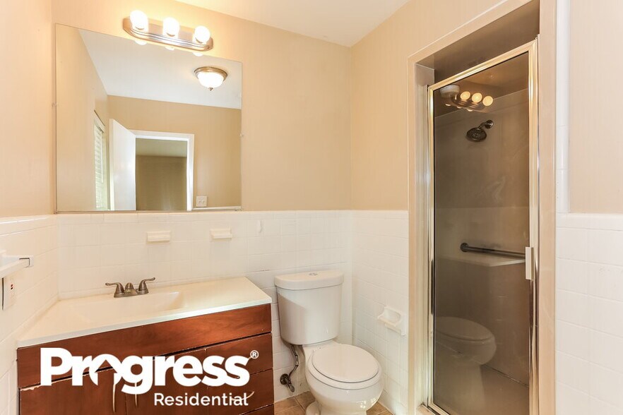 Building Photo - 6420 Valley Ridge Dr