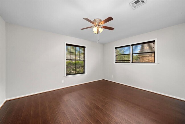 Building Photo - 10139 Knoboak Dr