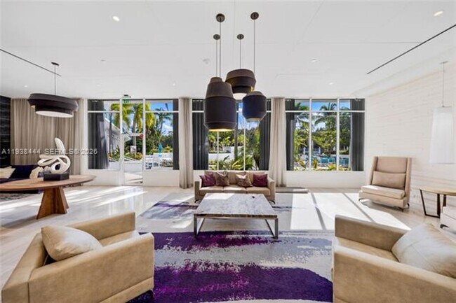 Building Photo - 100 Bayview Dr