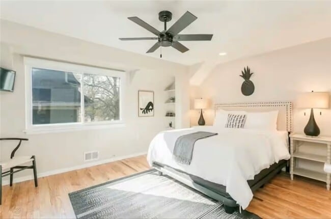 Building Photo - 549 University Ave