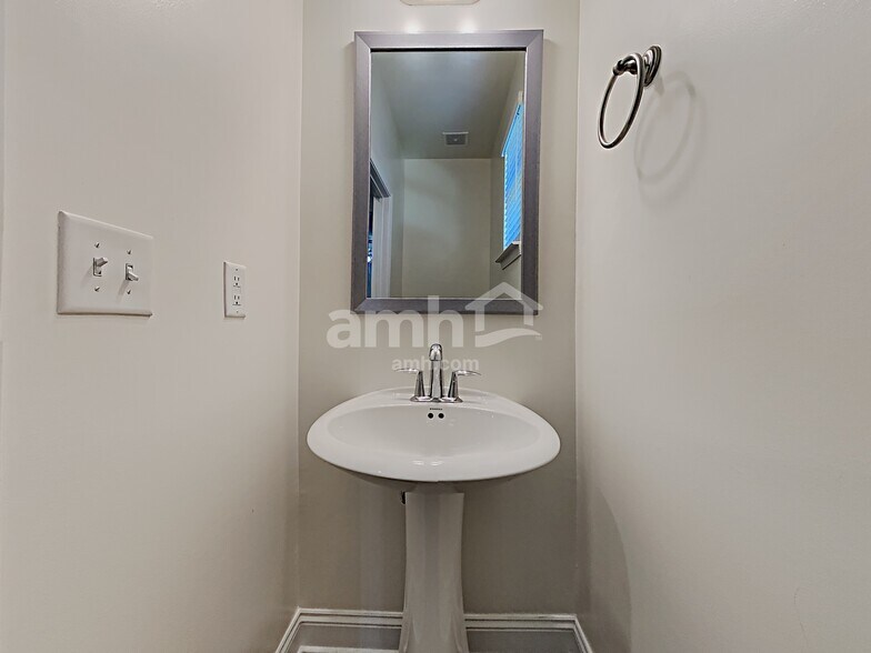 Building Photo - 136 Cobblestone Dr