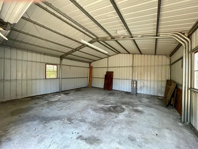 Building Photo - 34 Northwood Dr