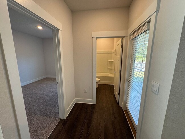 Building Photo - Gulf Breeze - Roman Oaks - 4 Bedroom, 3 Ba...