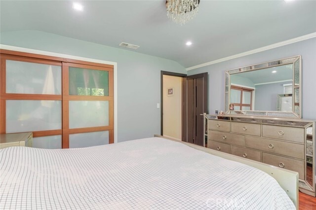 Building Photo - 660 Woodbury Rd