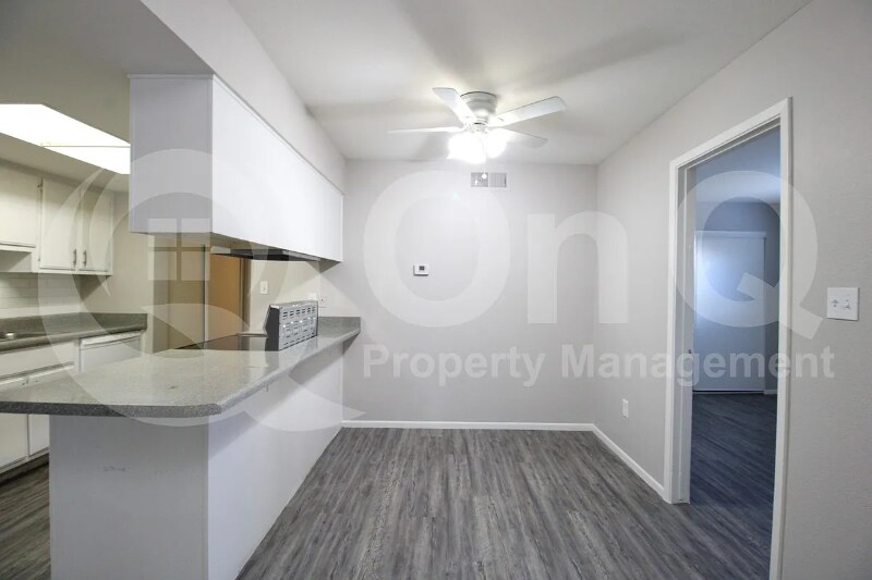 Building Photo - 3002 E Waltann Ln