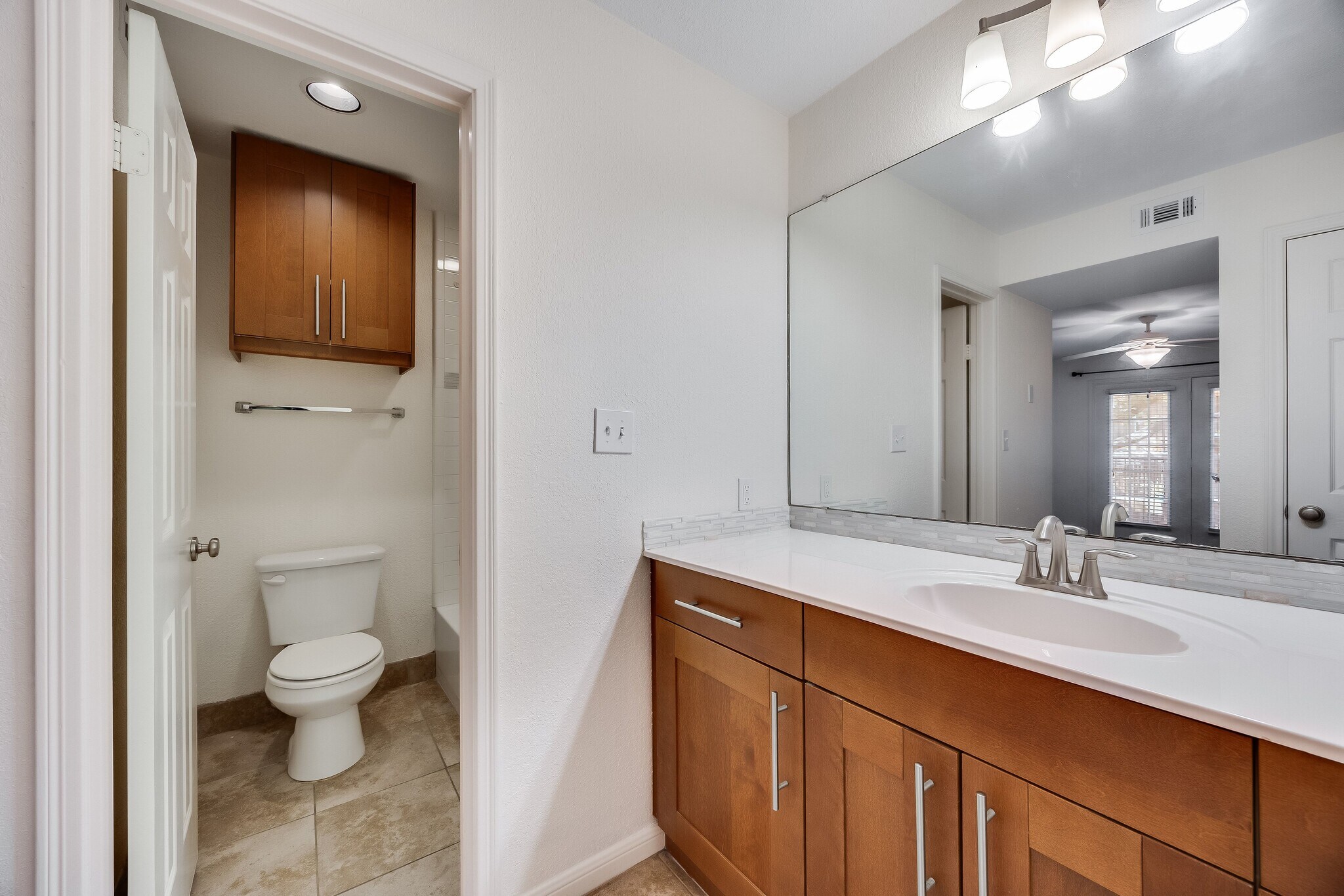 Building Photo - 7685 Northcross Dr