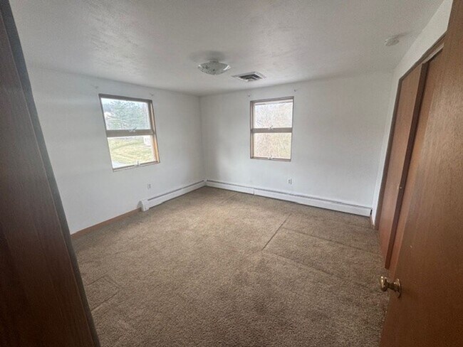 Building Photo - 2563 Gap View Rd