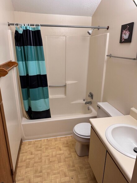 Building Photo - 700 N Adelaide St