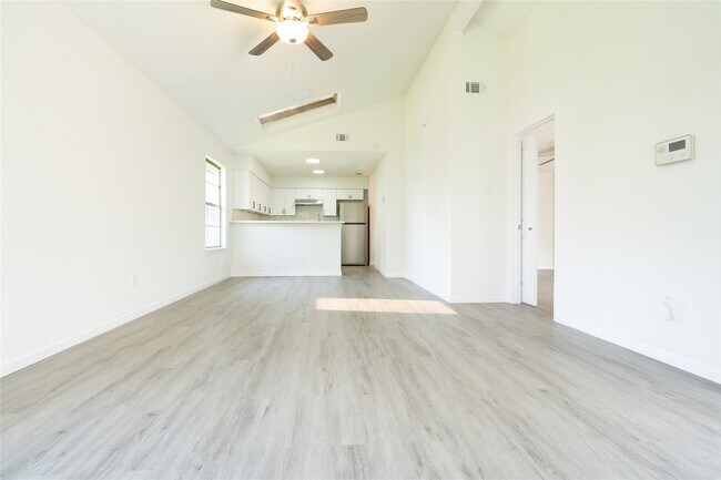 Building Photo - 6324 Shadow Tree Dr