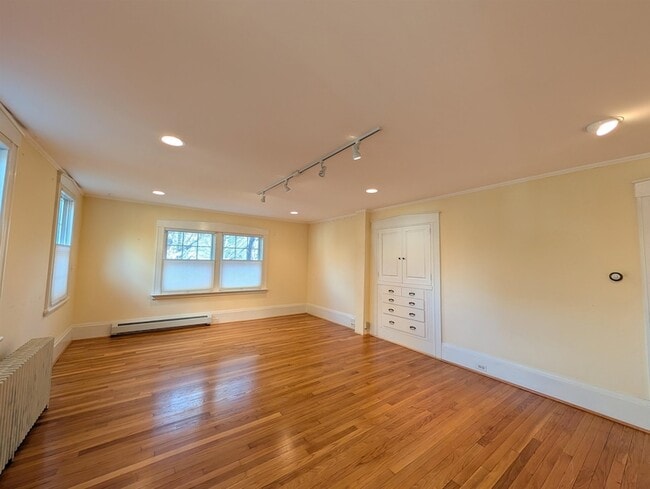 Building Photo - 119 Mill Rd