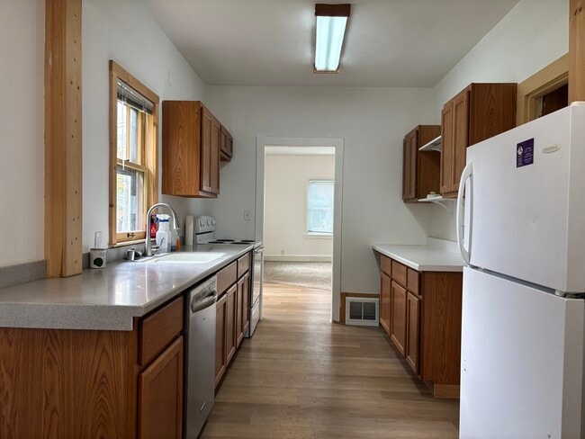 Building Photo - 317 N Monroe St