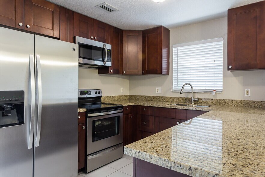 Building Photo - 1161 SW 108th Terrace