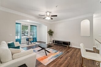 Building Photo - Kingwood Glen