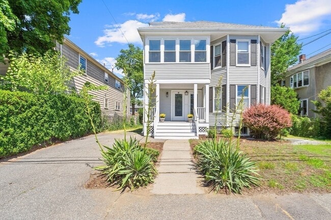 Building Photo - 52 Beechwood Ave
