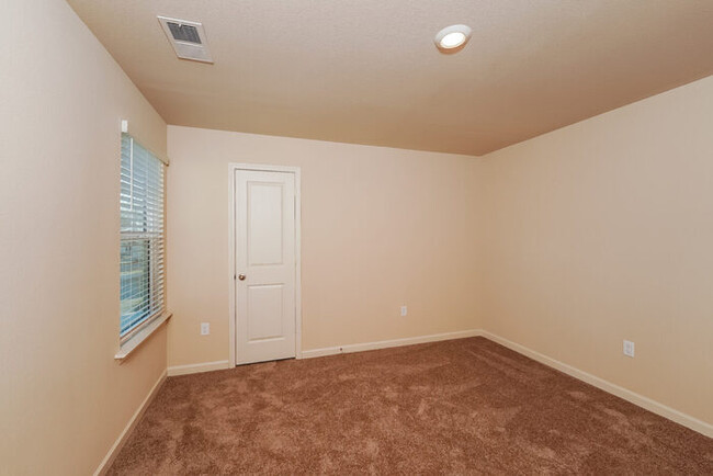 Building Photo - Home for rent in Springville!