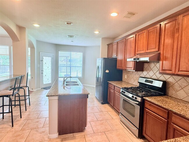 Building Photo - 13907 Normandy Ct