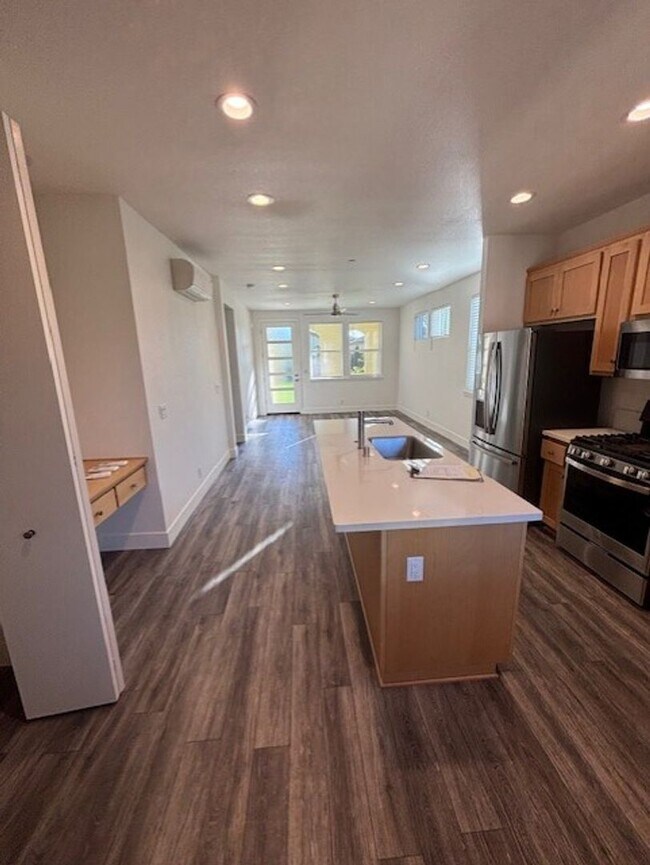 Building Photo - 1758 Thea Ave