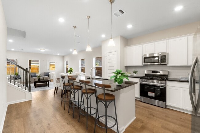 Building Photo - 27215 Mockingbird Ter Ln