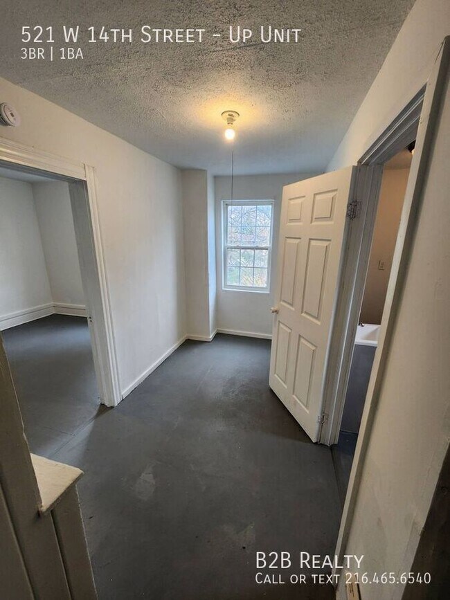 Building Photo - 521 W 14th St